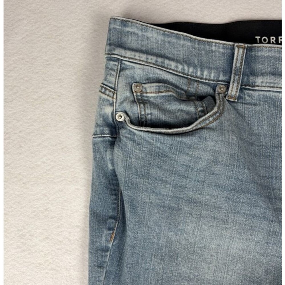 Torrid Bombshell Straight Jeans Women's 38x27 Blue Premium Stretch Mom High Rise - Picture 9 of 10